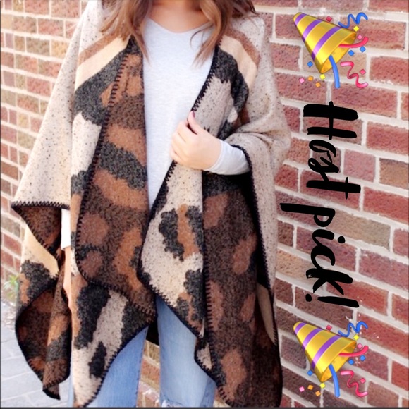 Jackets & Blazers - 🎉HP! 🎉 leopard print • OS • poncho/cape/wrap